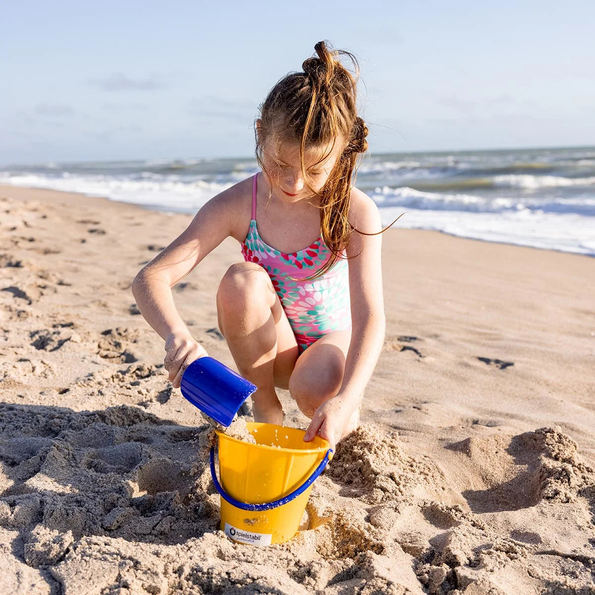 Large Scoop Sand Toy (One Shovel Included - Colors Vary)